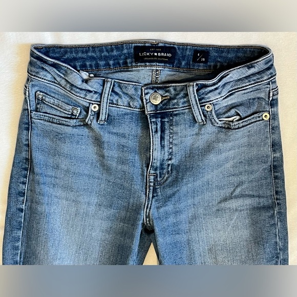 Lucky Brand Lolita Super Skinny Light Blue Slightly Distressed Jeans Size 6 - Picture 2 of 16
